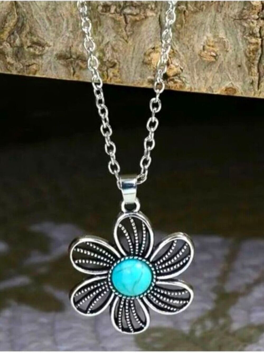 Boho Flower Necklace SIMULATED Turquoise Beautiful Lattice.